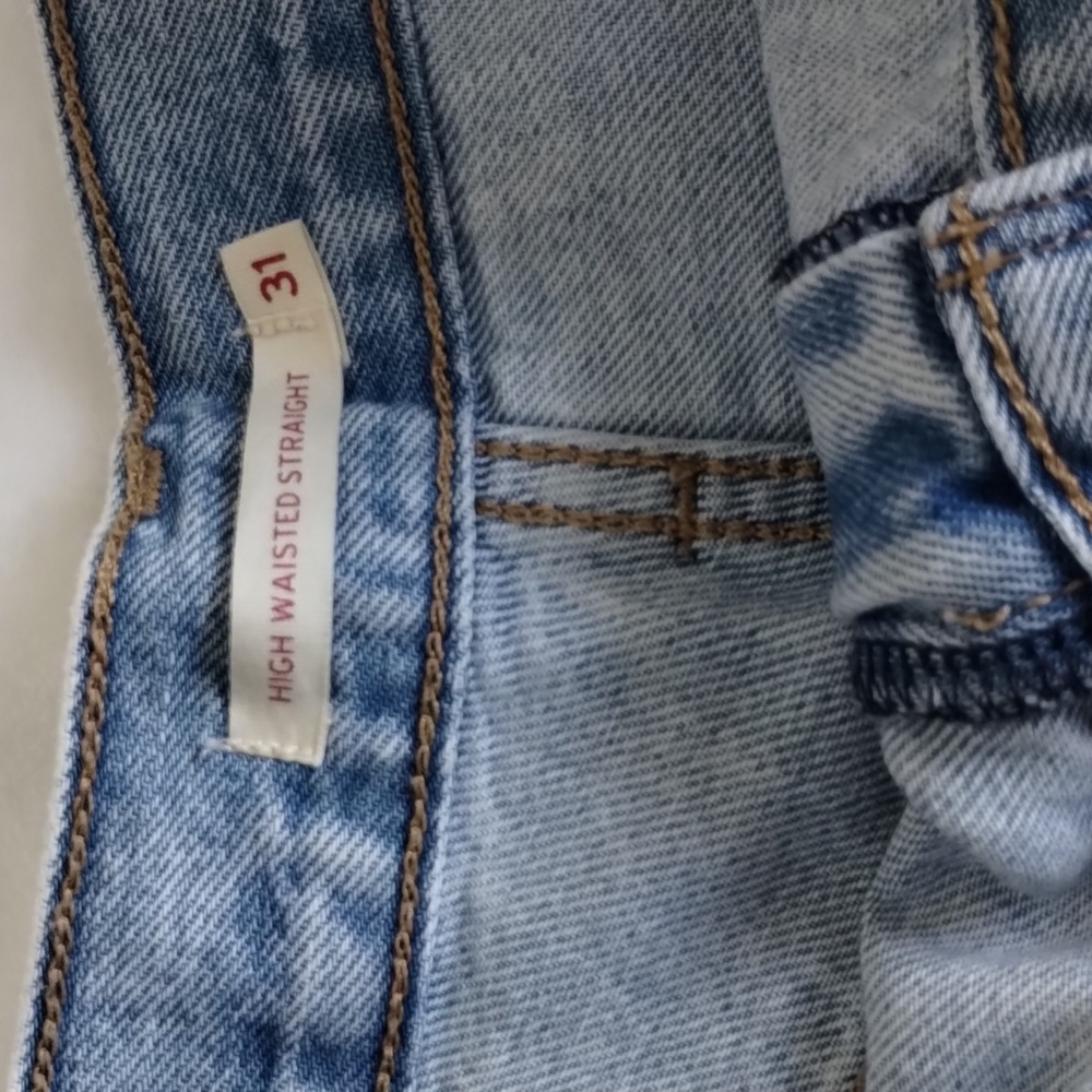 Levi’s Classic Ribcage High Rise Cut Off Denim Jean Shorts - Picture 7 of 14